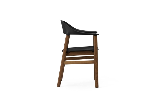 Normann Copenhagen Herit Armlehnenstuhl Sitzschale schwarz UG Eiche gebeizt seitlich