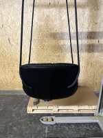 Vorschau: Freifrau Manufaktur Leya Lounge Swing Seat Leder Orient ebony 1 Punkt Aufhangung schwarz Rucken Vorschau: Freifrau Manufaktur Leya Lounge Swing Seat Leder Orient ebony 1 Punkt Aufhangung schwarz Rucken