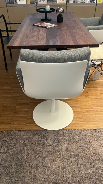 COR ALVO Stuhl drehbar Stoff 8259 flanellgrau Schale K03 weiss m Tellerfuss schneeweiss Rucken