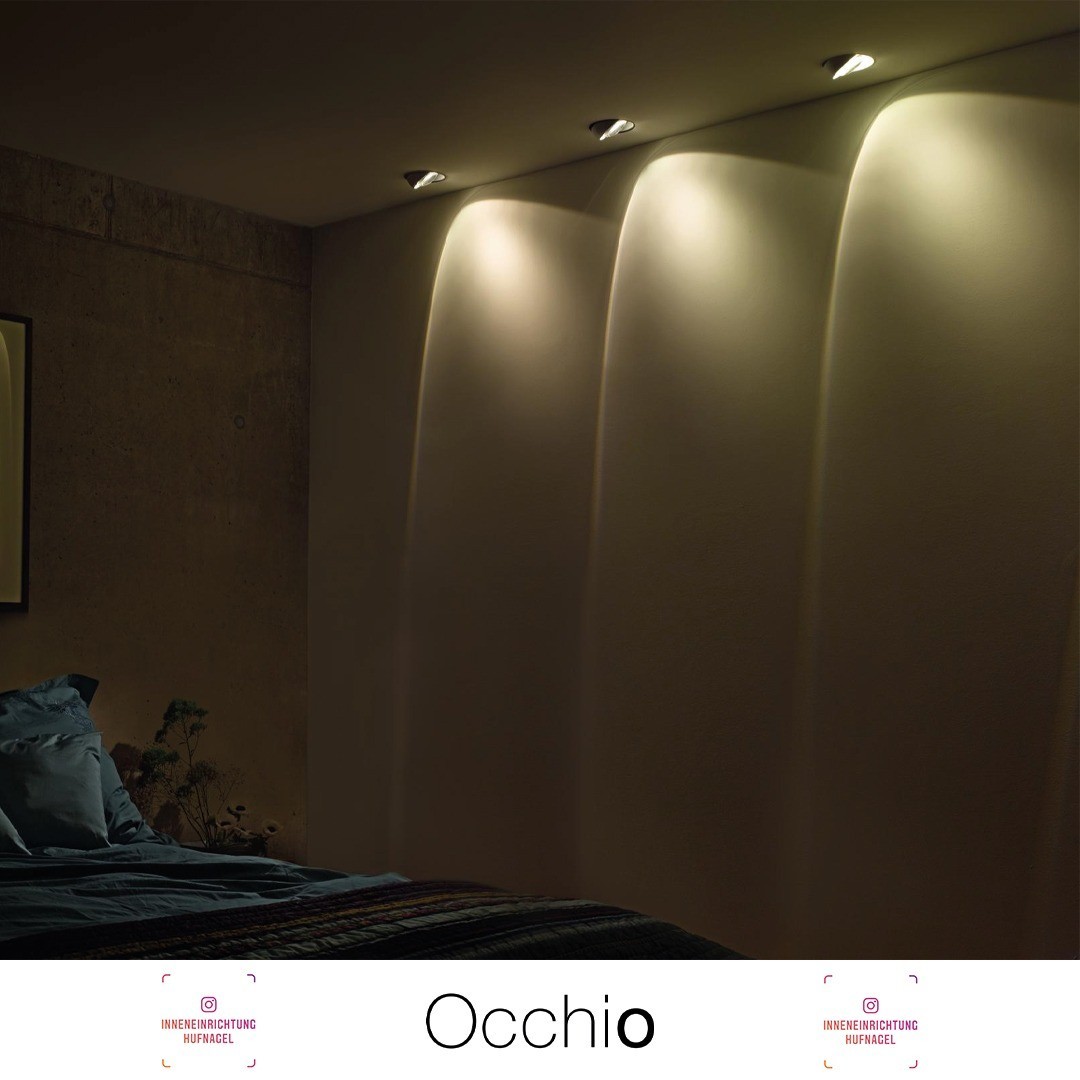 | Occhio più pianoMinimalismus par excellence: Der 360° dreh- und schwenkbare LED Einbaustrahler mit Cover verschmilzt optisch mit der Decke. So bildet sich im Kontext eines ganzheitlichen Lichtsystems eine harmonische Ausleuchtung. Più piano ver