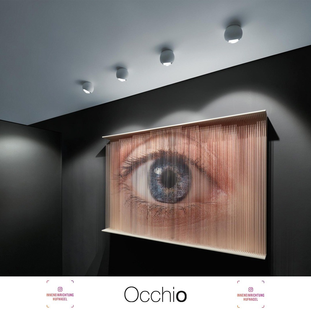 | Occhio io giroPuristisches Design, einzigartige Beweglichkeit: Der LED Aufbaustrahler Occhio io giro lässt sich durch seine kompakte Größe und die minimalistische Optik universell einsetzen. Plug & play ohne externes Vorschaltgerät durch die inno