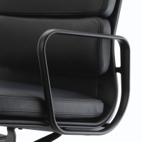 Vorschau: Vitra EA 219 Aluminium Soft Pad Chair Burodrehstuhl tiefschwarz m Armlehnen Leder Premium F nero Armlehne Vorschau: Vitra EA 219 Aluminium Soft Pad Chair Burodrehstuhl tiefschwarz m Armlehnen Leder Premium F nero Armlehne