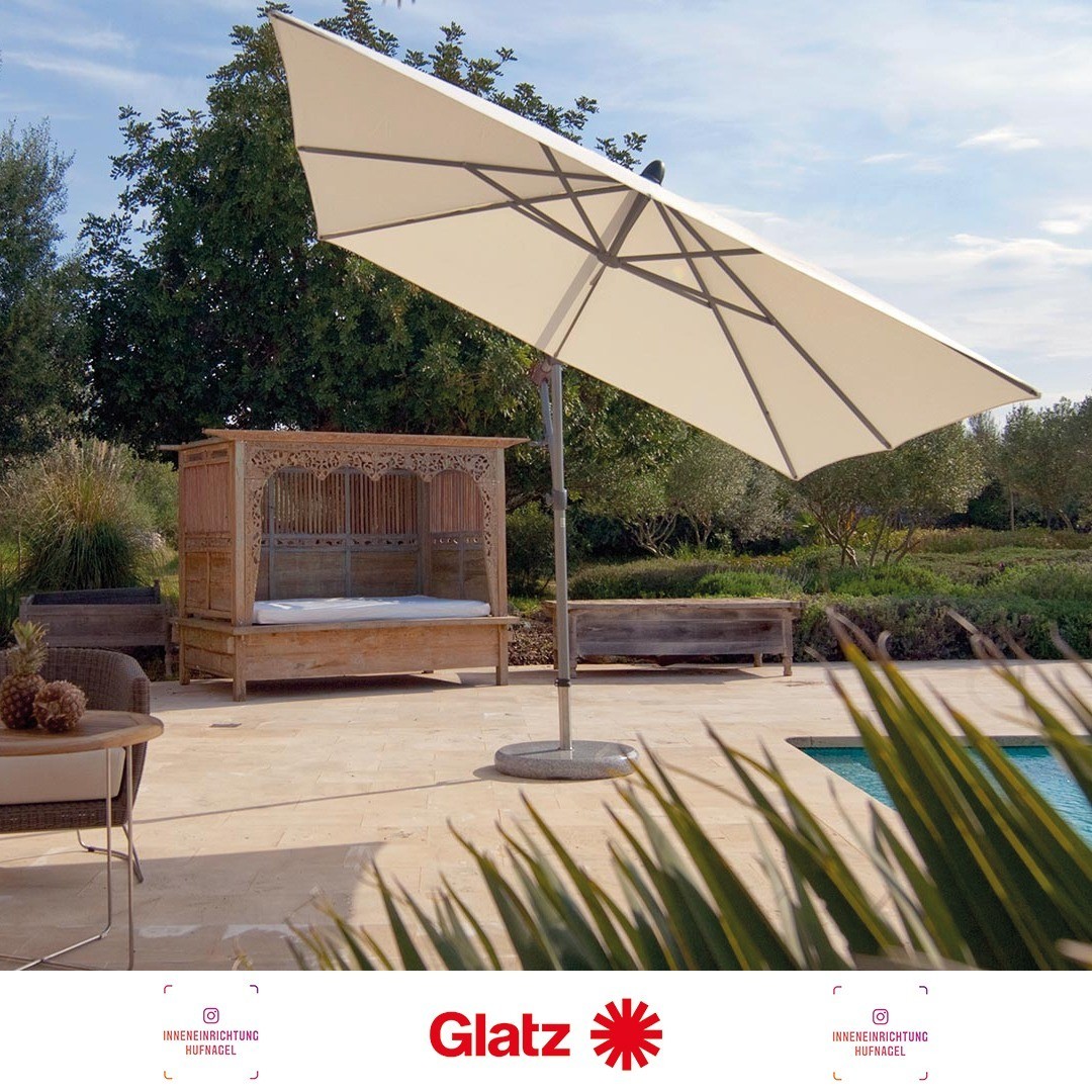 | Glatz AG SUNWING CasaAls Evergreen unter den Freiarmschirmen präsentiert sich der SUNWING CASA mit modifizierten Profilen und Gehäuseformen. Aufgrund der zentral angeordneten Bedienelemente lässt er sich leicht handhaben. Dank Seitenmast, an welc