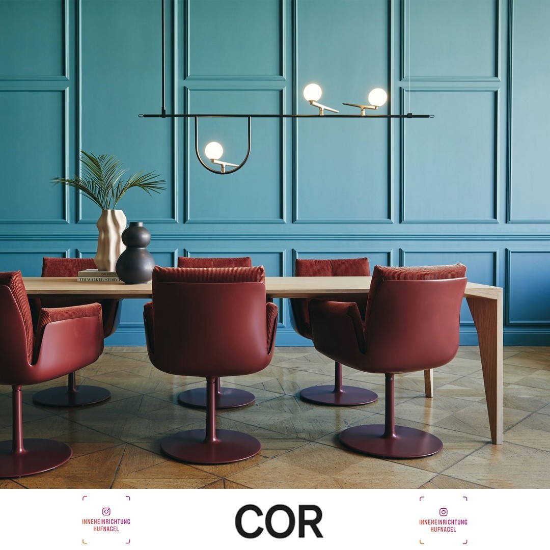 | COR Alvo design by Jehs & LaubWarum entscheiden, wenn man das Beste aus zwei Welten haben kann?, fragten sich die Designer von Jehs + Laub und entwarfen diesen sesseligen Stuhl mit der edlen, matten Schale und den gemütlichen Sitzpolstern. Er ist