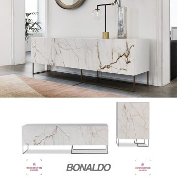 | Bonaldo Doppler K design by Giuseppe ViganòDie Anrichten Doppler inspirieren sich an der Idee der Illusion von überlagerten Platten, während die Türen in Wirklichkeit aus einer einzigen Platte bestehen: dieser besondere optische Effekt wird nämli