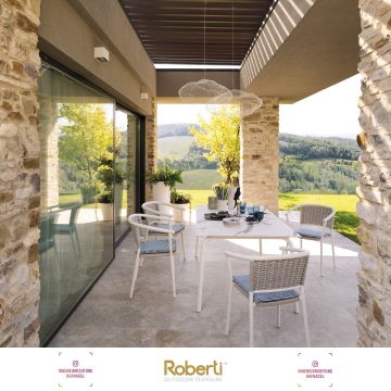 | Roberti Rattan LIPARIDie Schönheit der Searope-Geflechte, die nüchterne Eleganz der Formen: Das ist die Kollektion Lipari, bestehend aus Stuhl, Sessel, Sofa, Tischen und Beistelltischen.Ein schlichtes Design und die Verwendung hochwertiger Mate