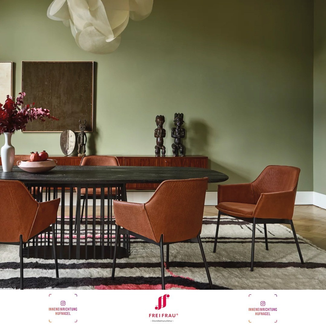 | Freifrau Sitzmöbelmanufaktur GRACE design by Birgit Hoffmann & Christoph KahleyssDer Hauptaspekt unseres neuen Modells Grace ist das Leder. Für die Designer Birgit Hoffmann und Christoph Kahleyss stand früh fest, dass ein besonders dickes Leder, 