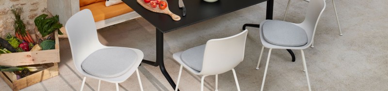 Vitra Home Stories for Spring 2023 | Vitra HAL RE Stuhl mit Vierbeingestell & Soft Seat