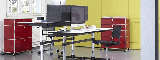Büro- & Officemöbel - USM Haller Möbelbausystem Rollconaiter mit Kitos Schreibtisch höhenverstellbar und Bürostuhl