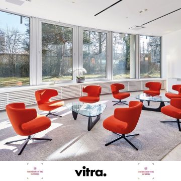 | Vitra Petit Repos & Vitra Coffee TablePetit Repos ergänzt die Sesselfamilie von Antonio Citterio um einen niedrigen Loungesessel. Er zeichnet sich wie die Ruhesessel Grand Repos und Repos durch hochwertige Materialien, einen hervorragenden Sitzko
