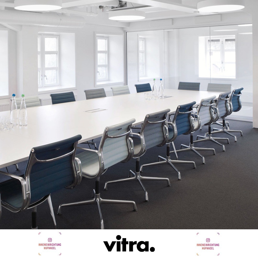 | Vitra EA 105/107/108 Aluminium Chair KollektionDie Aluminium Chairs EA 105-108 sind die Meetingstühle schlechthin. Sie finden sich in unzähligen gehobenen Büros, Konferenzbereichen und Sitzungszimmern auf der ganzen Welt. Dank ihrer grosszügi