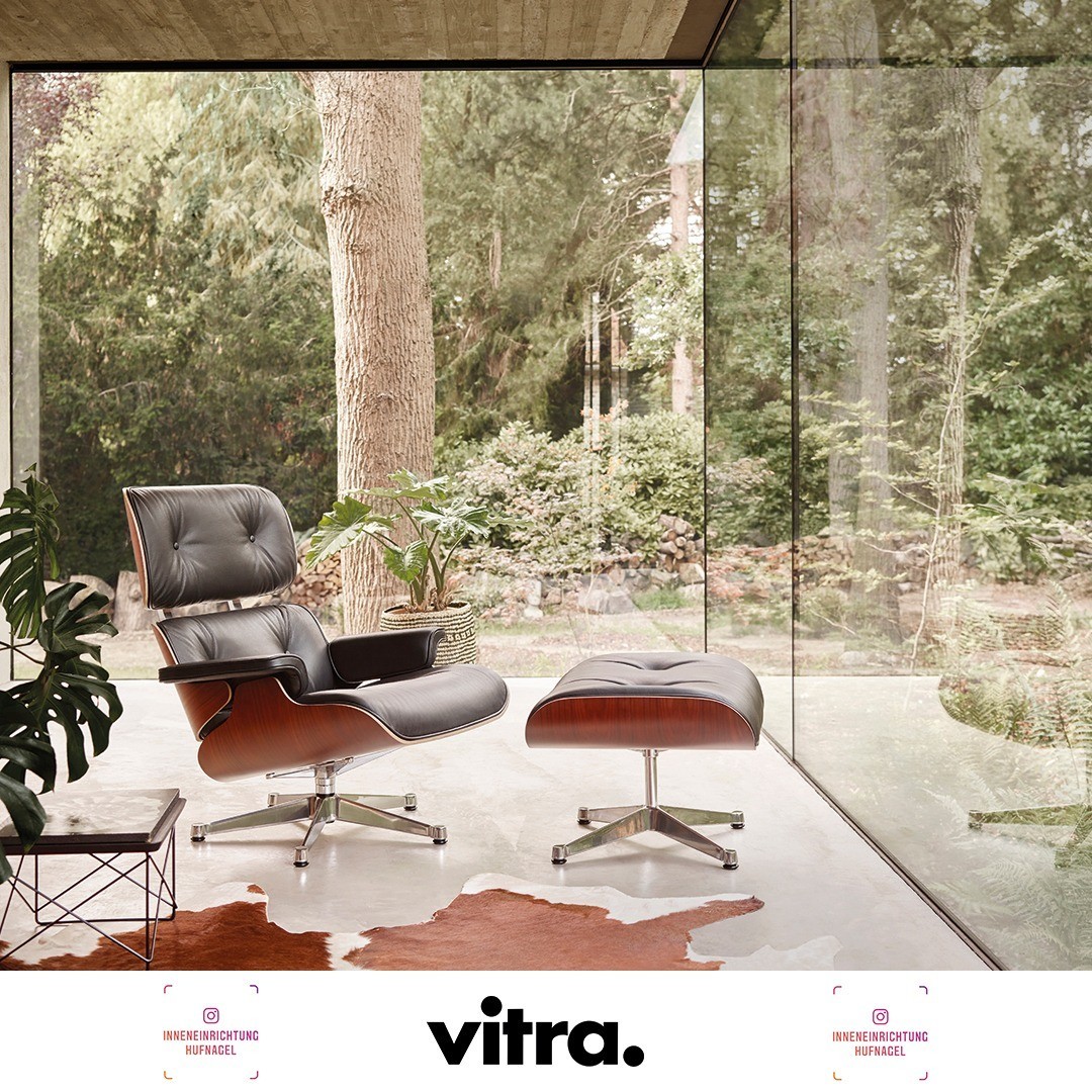 Charles und Ray Eames entwarfen den Lounge Chair in den 1950er-Jahren mit dem Ziel, einen eleganten Sessel mit ultimativem Komfort zu schaffen. Seither wird er bei Vitra im nahezu gleichen Verfahren gefertigt und ist zu einem der bedeutendsten Klassi