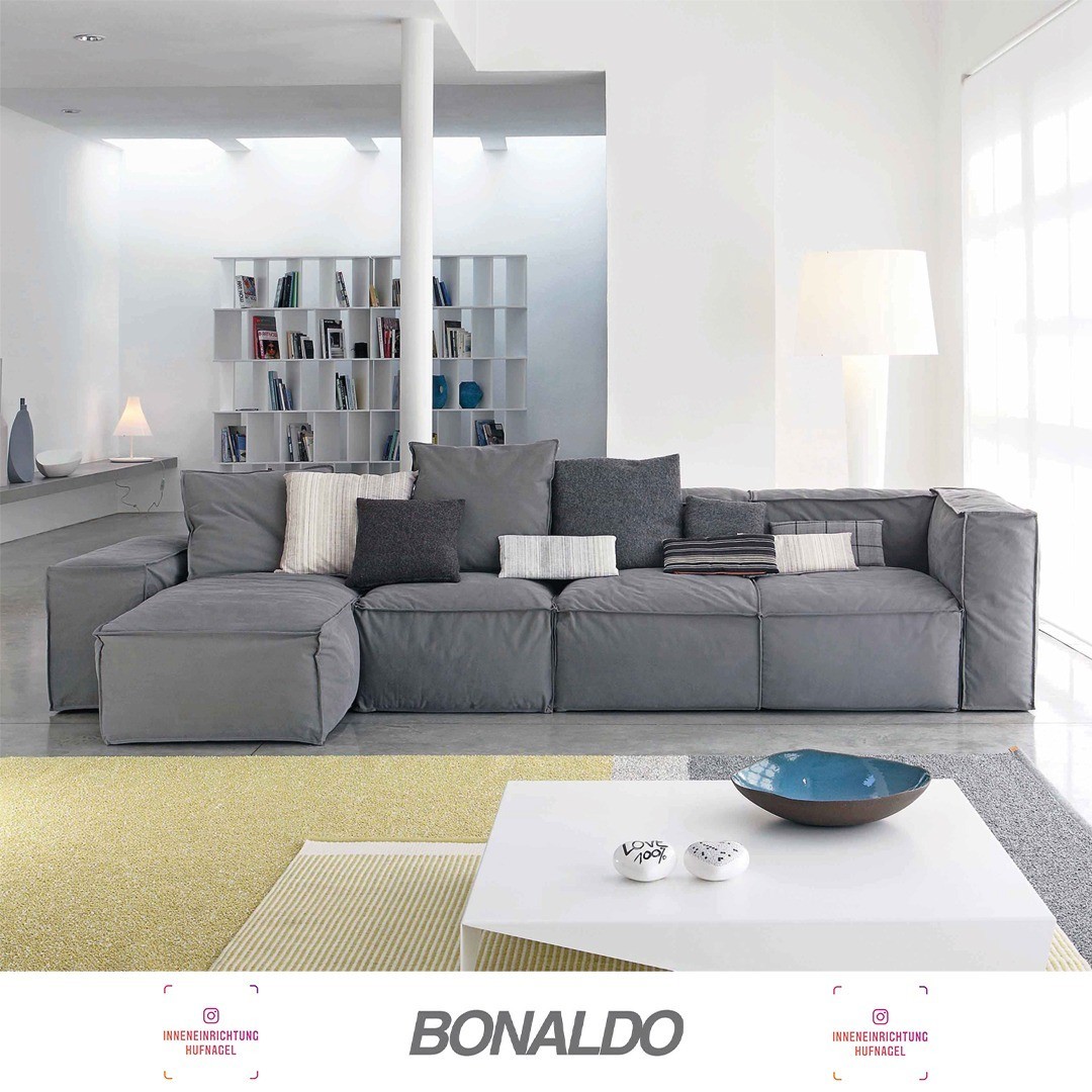 | Bonaldo Peanut B design by Mauro Lipparin DER GESCHMACK, DIE PASSENDE KOMPOSITION KREIEREN ZU KÖNNEN: PEANUT B.Bonaldo Peanut B ist dank der zahlreichen verfügbaren Elemente ein äußerst vielseitiges Sofa, das sich jedem Raum- und Stilbedarf anpa