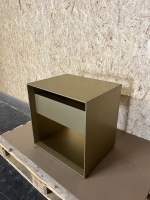 Moller Design Rag Box K50 1S Nachtkastchen 1 Schubkasten gold metallic seitlich rechts Moller Design Rag Box K50 1S Nachtkastchen 1 Schubkasten gold metallic seitlich rechts