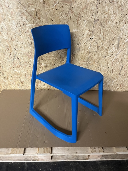 Vitra Tip Ton Vollkunststoffstuhl blau
