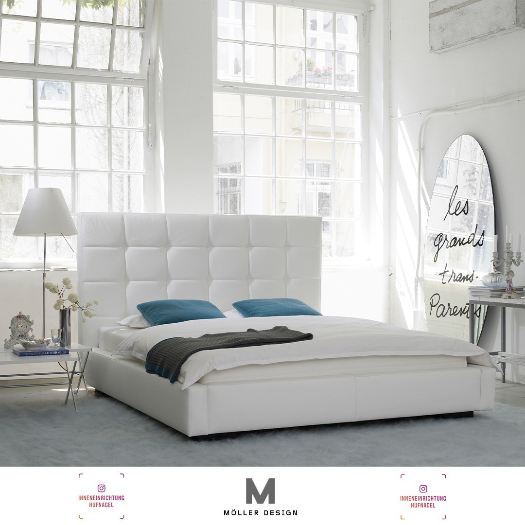 Möller Design Edward Polsterbett design by Cord Möller-EwerbeckBeim Edward Bett trifft die handwerkliche Tradition auf eine moderne Formensprache. Ein Bett in einem besonderen Stilmix, eine Kombination aus schlichter, bodennaher Eleganz und edler K