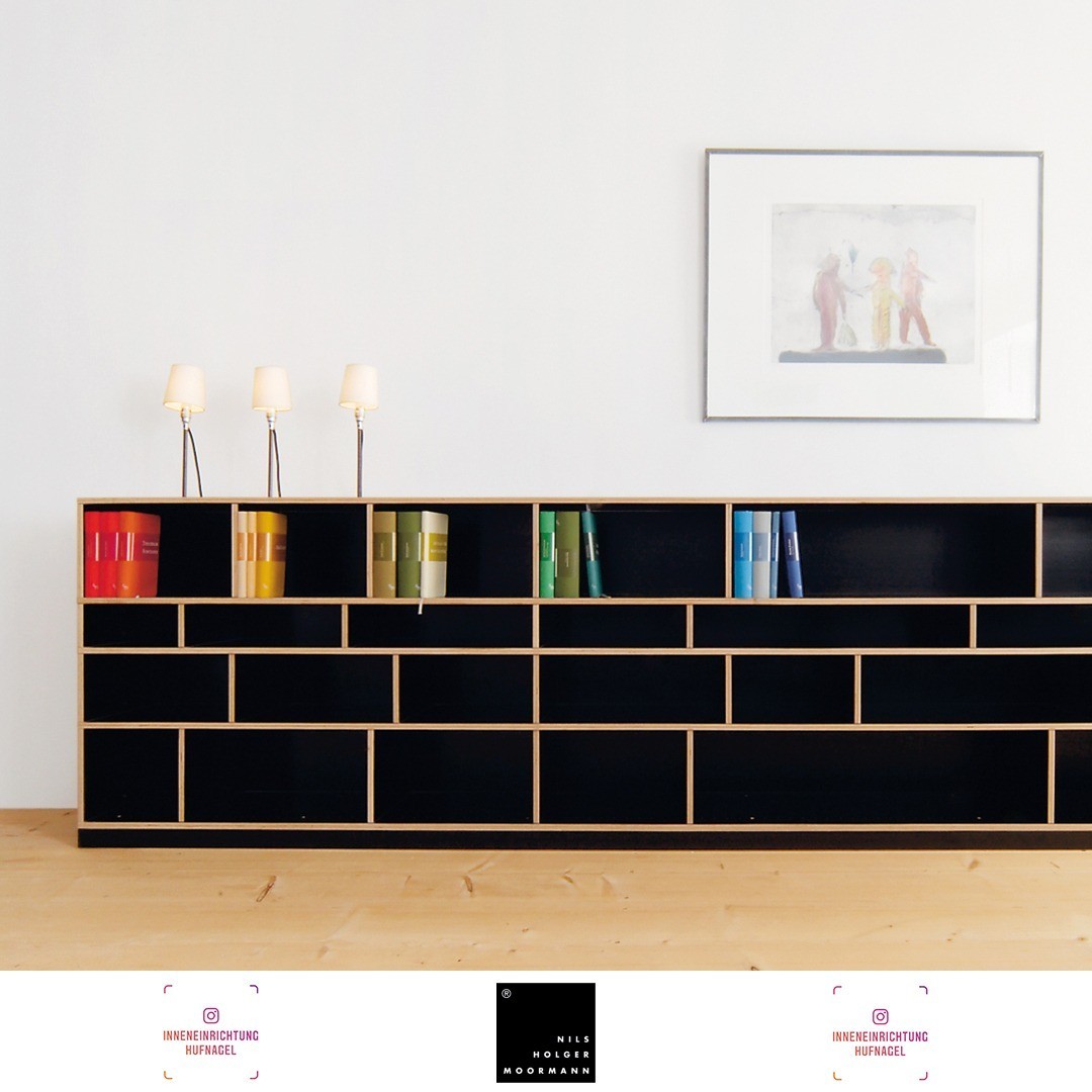 | Nils Holger Moormann EGAL, design by Axel Kufus | 2001Egal ist in der Höhe sowie in der Facheinteilung variabel. Die in vier verschiedenen Höhen erhältlichen Fächer können beliebig gestapelt werden. Auch die Facheinteilungen sind frei wählbar und