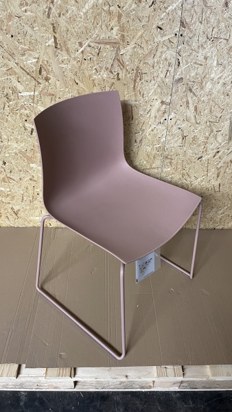 Arper Catifa 46 Stuhl rose glanz rose matt m Kufengestell in rose