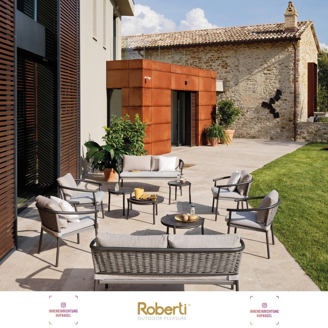 | Roberti LIPARI Kollektion - design by Antonio De Marco & Simone FanciullacciDie Schönheit der Searope-Geflechte, die nüchterne Eleganz der Formen: Das ist die Kollektion Lipari, bestehend aus Stuhl, Sessel, Sofa, Tischen und Beistelltischen.Ein
