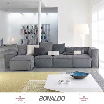 | Bonaldo Peanut B design by Mauro Lipparin DER GESCHMACK, DIE PASSENDE KOMPOSITION KREIEREN ZU KÖNNEN: PEANUT B.Bonaldo Peanut B ist dank der zahlreichen verfügbaren Elemente ein äußerst vielseitiges Sofa, das sich jedem Raum- und Stilbedarf anpa