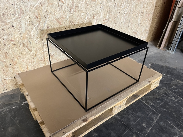 HAY Tray Table Beistelltisch 60x60x39 cm schwarz seitlich links