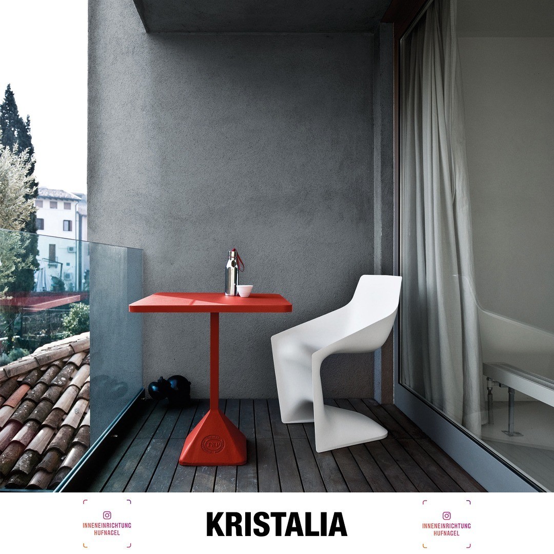| Kristalia PULP Freischwinger & TNP BistrotableKristalia TNP | Das ursprünglich für die Ausstattung des Théâtre National Populaire in Paris, eine der prestigereichsten kulturellen Institutionen Frankreichs, entworfene Modell TNP ist ein Beistellti