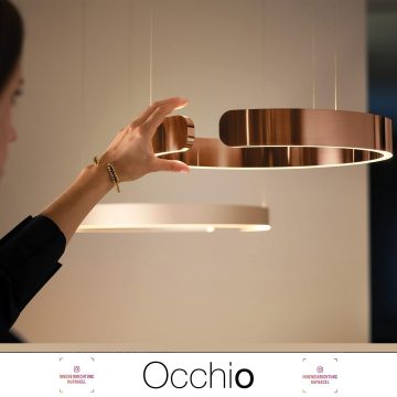 | Occhio Mito 40 Sospeso » touchless control «Mit der Mito Sospeso 40 Up Variabel Air Wide haben die Designer und Occhio-Gründer Axel Meise und Christoph Kügler eine aussergewöhnliche Pendelleuchte kreiert, die dank ihrer besonders edlen Optik u