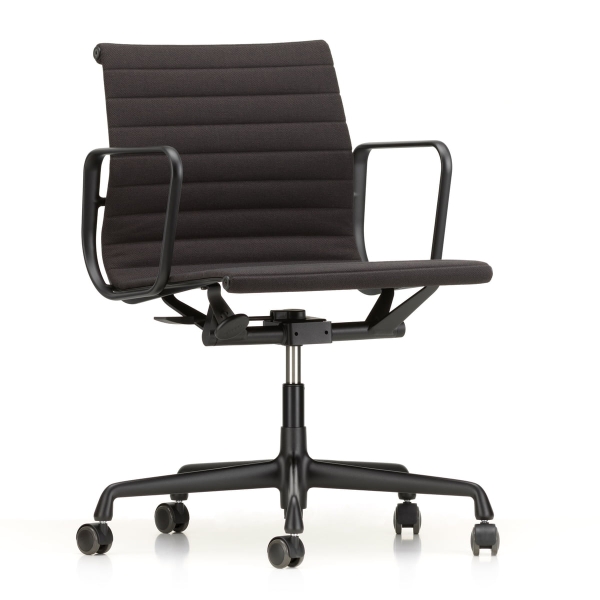 Vitra EA 117 Aluminium Chair Burodrehstuhl tiefschwarz m Armlehnen Hopsak nero
