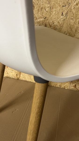 Vitra HAL Wood Stuhl Polypropylen weiss Gestell Eiche massiv hell Detail
