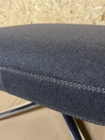 Vorschau: Vitra Repos Ottoman Fussteil Filzstoff Cosy 2 classic grey UG poliert Detail Vorschau: Vitra Repos Ottoman Fussteil Filzstoff Cosy 2 classic grey UG poliert Detail