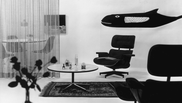Vitra Eames House Whale Dekorationsfigur Originalaufnahme Eames House