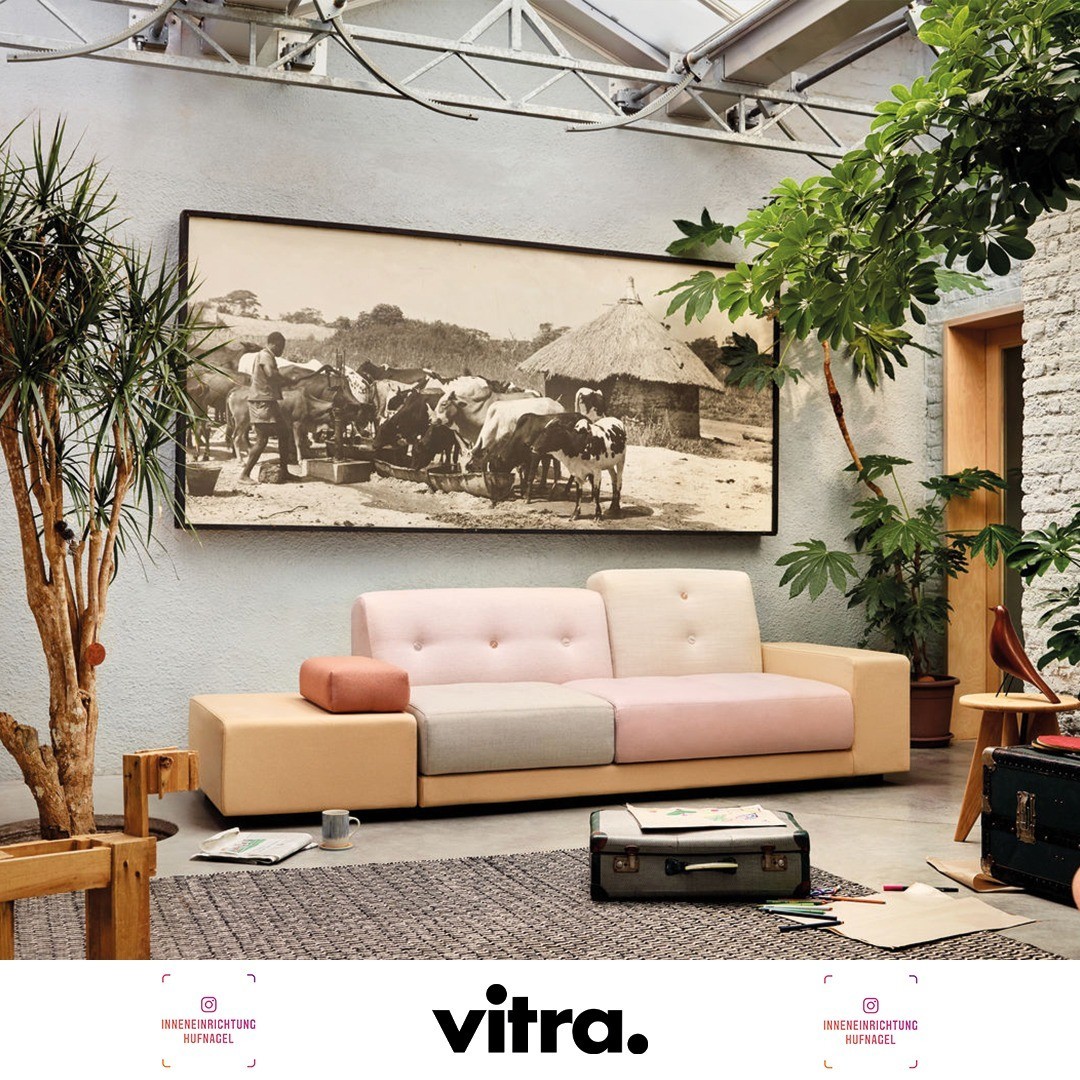 | Vitra Polder Sofa design by Hella JongeriusVerschiedene Stoff-Farben-Kombinationen, ein asymmetrischer Aufbau und liebevolle Details verleihen dem komfortablen Polder Sofa von Hella Jongerius seine unverwechselbare Gestalt. Es ist in den Stoffmis