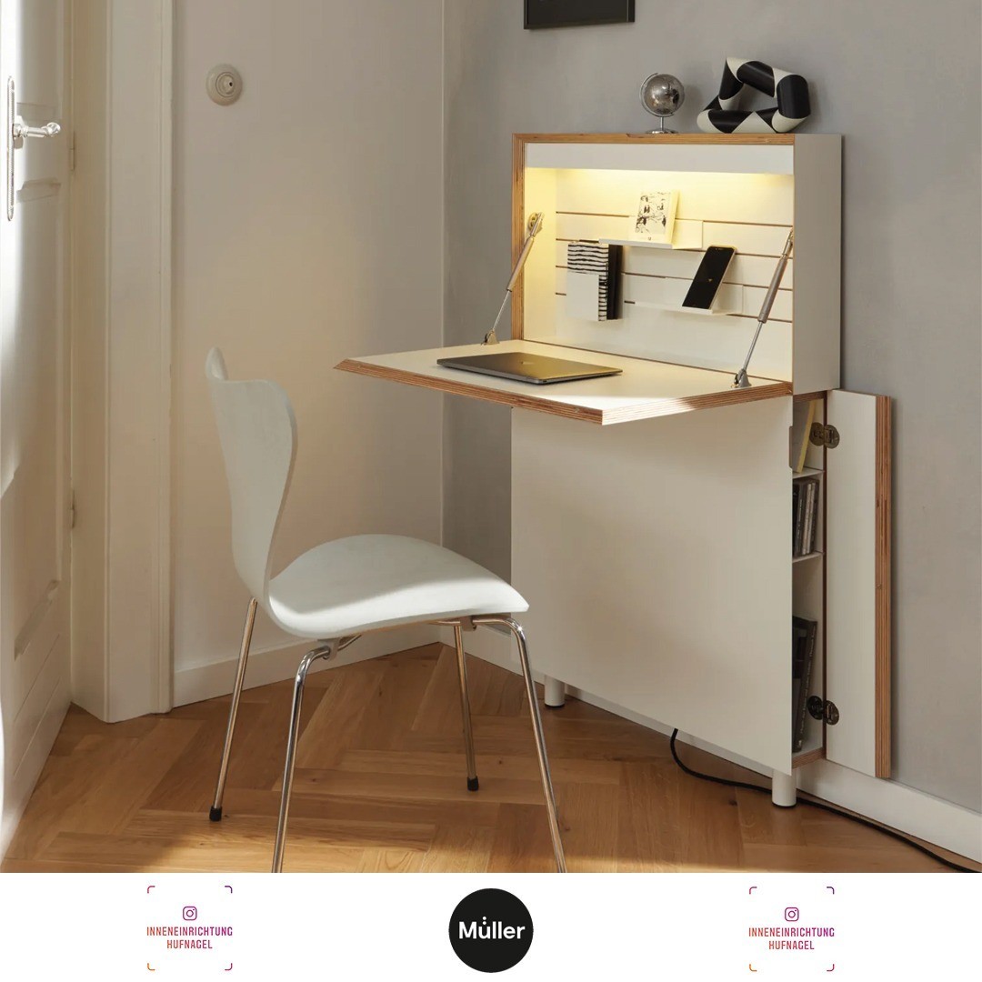 | Müller Small Living FLATMATEFLATMATE von Müller Small Living besitzt im geschlossenen Zustand eine Grundfläche von lediglich 0,09 m² und dürfte somit der kleinste voll ausgestattete Sekretär auf dem Markt sein. Durch seine geringe Bautiefe und da