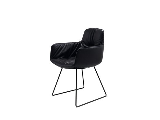 Freifrau Manufaktur Leya Armchair High Armlehnstuhl m Kufengestell Leder Orient ebony