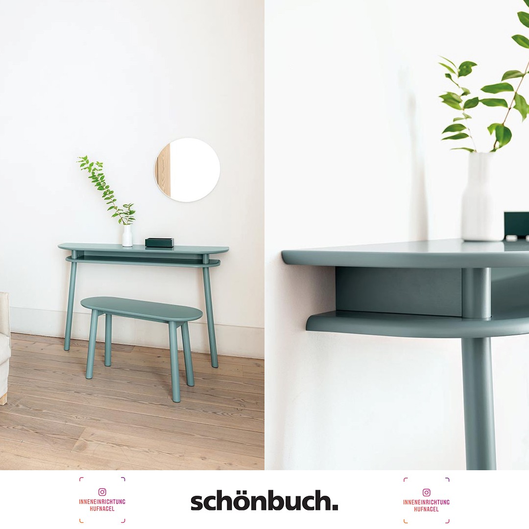 | Schönbuch Bureau design by Earnest StudioDer Konsoltisch aus der Linie BUREAU verbindet funktionale Vielseitigkeit mit sachlicher Eleganz. Ein Multitasking-Möbel, das als Ablage in der Diele und im Livingbereich ebenso zum Einsatz kommen kann wie