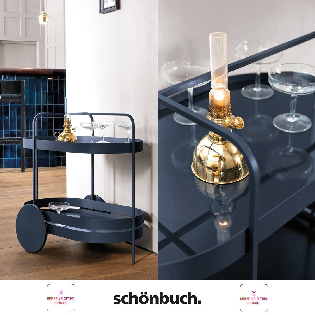| Schönbuch GRACE design by Sebastian HerknerEin Klassiker von morgen. Der Servierwagen GRACE überzeugt mit puren Linien und funktionaler Klasse. Seine minimalistische Form ist das perfekte Beispiel für eine Neuinterpretation des Servierwagens. 