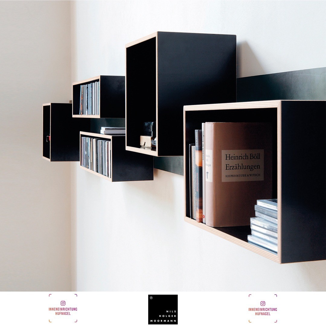 Nils Holger Moormann MAGNETIQUE design by Swen KrauseDas Gute liegt so nahDieses Regal hängt förmlich an unserer Philosophie der regionalen Produktion: warm gewalzter Stahl vom Aschauer Dorfschmied, die Boxen aus Birkensperrholz vom Schreiner a