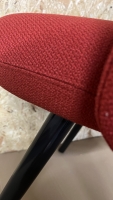 Vorschau: Vitra Mikado Sidechair Stoff Credo red chili UG schwarz beschichtet Detail Vorschau: Vitra Mikado Sidechair Stoff Credo red chili UG schwarz beschichtet Detail