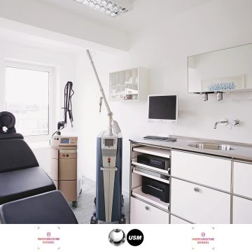 | USM Haller Solution HealthcareSeit mehr als 50 Jahren gehört das USM Möbelbausystem Haller zu den besonderen Highlights in der Einrichtungsbranche und ist weltweit zum Inbegriff für zeitloses Design geworden. Es steht für multifunktionale Möbelar