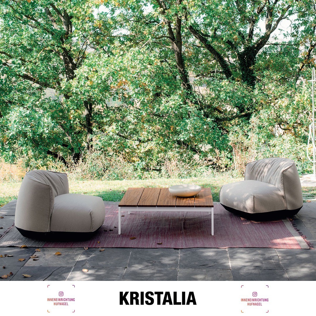 | Kristalia Brioni Lounge design by Lucidi PevereInspiriert vom gleichnamigen Archipel im adriatischen Meer präsentiert sich die Sitzmöbelkollektion Brioni mit Lounge-Stühlen, Daybeds und Poufs mit weicher und voller Optik.Die ursprünglich für de