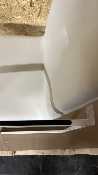 Arco Frame Esszimmerstuhl Leder weiss Aluminium weiss beschichtet Detail
