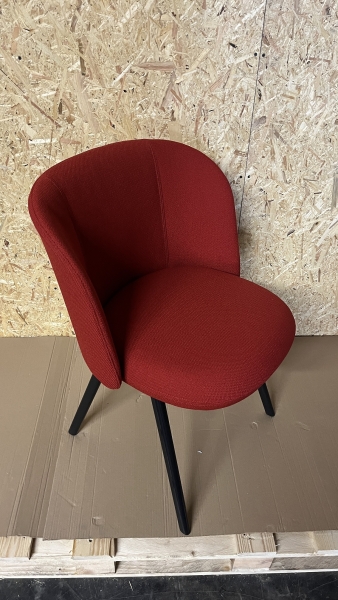 Vitra Mikado Sidechair Stoff Credo red chili UG schwarz beschichtet