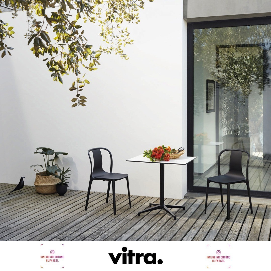 | Vitra Bistro Table & Vitra Belleville ArmchairBelleville heisst das pulsierende Pariser Quartier, in dem die Designer Ronan und Erwan Bouroullec ihr Studio haben. In der klassischen französischen Bistromöblierung und in der Stimmung ihres Quart