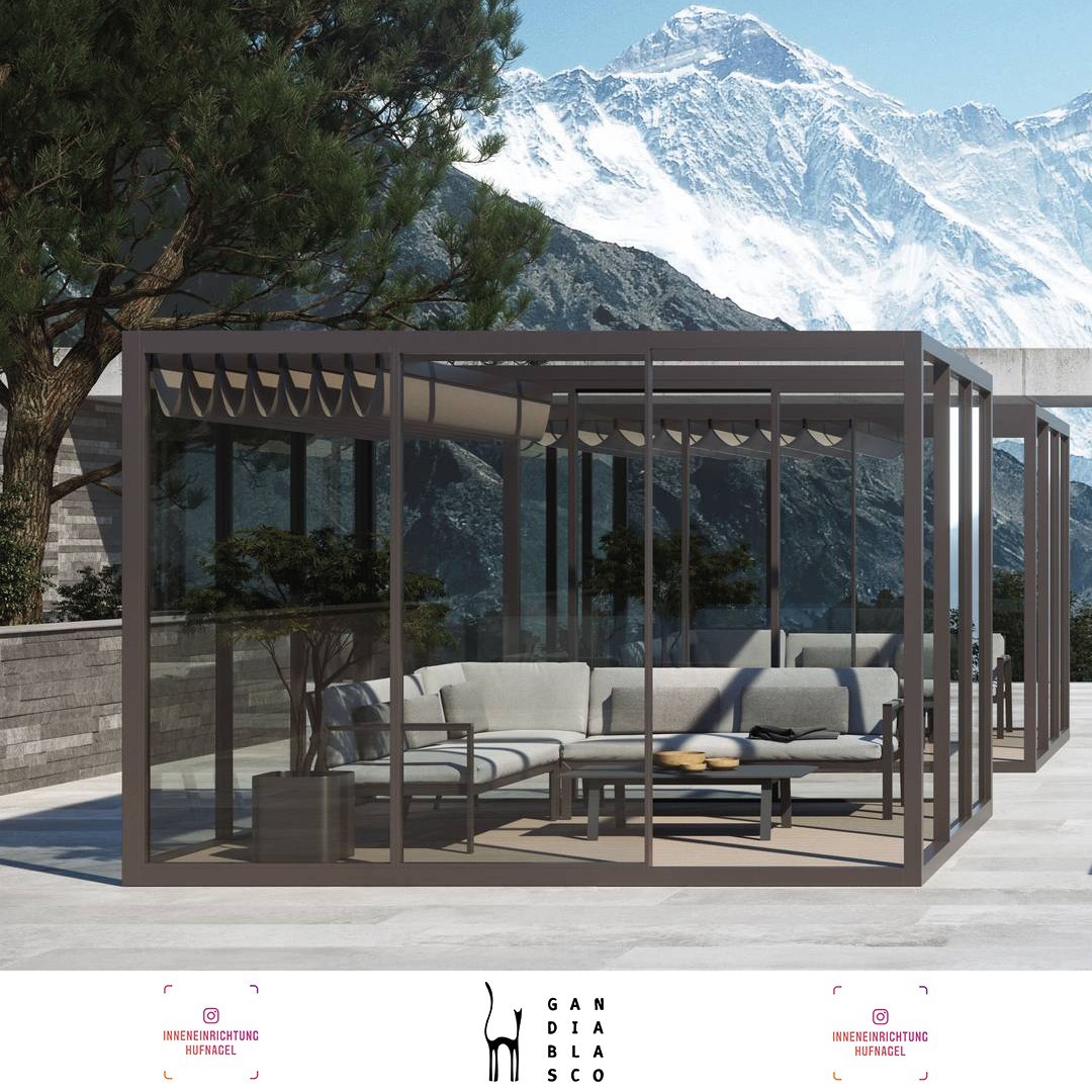 Gandia Blasco Pérgolas & DNADie zeitgemäße Überarbeitung der Holzpergola. Eine Struktur aus eloxiertem Aluminium, die jeden Raum in einen Ort der Begegnung, des Gesprächs, des Lachens verwandelt… Momente, an die man sich gerne erinnert.DNA von Ga
