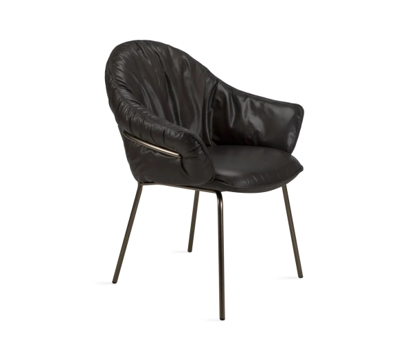 Freifrau Manufaktur Marie Armchair Leder Sahara ebony 4 Beingestell Stahl Bronze Lasur