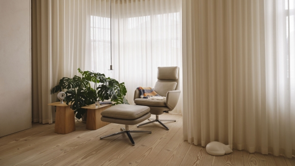 Vitra Grand Relax Leder Premium F im modernen Wohzimmer Designer Relaxsessel