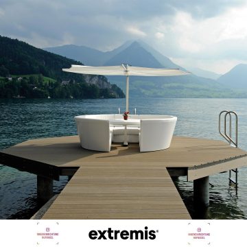 | extremis Kosmos design by Dirk WynantsKosmos ist eine Tisch-Stuhl-Kombination mit der zusätzlichen Lounge-Funktion eines Liegesofas. Die Kissen sind in einer Reihe von Farben und Materialien erhältlich, wie zum Beispiel Leder für Innenräume u